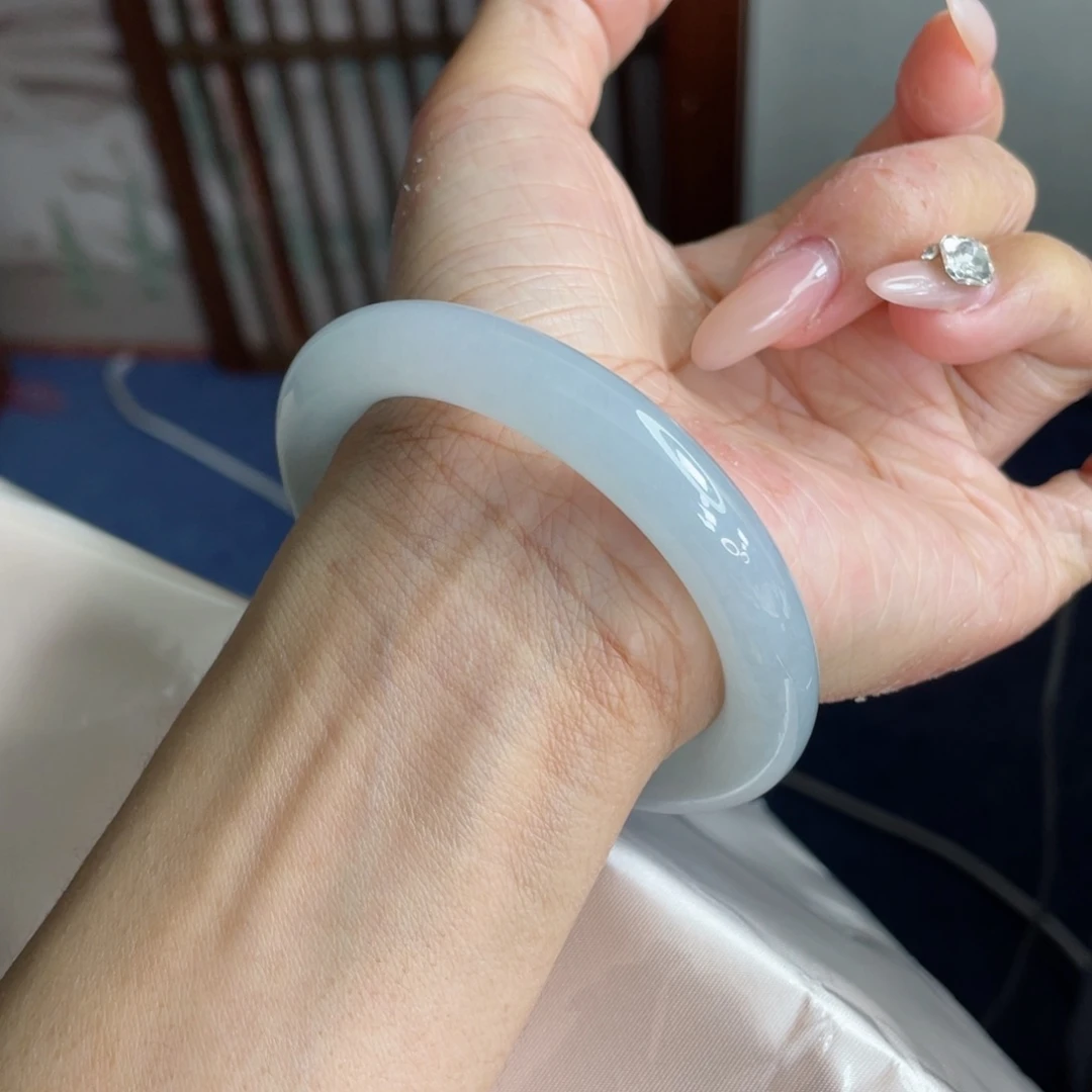 未镶嵌手镯翡翠55.9圈 冰胶浅晴绿  种老肉细 52号