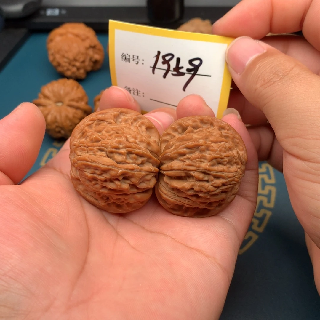 把件文玩核桃41全品蝴蝶磨盘1959