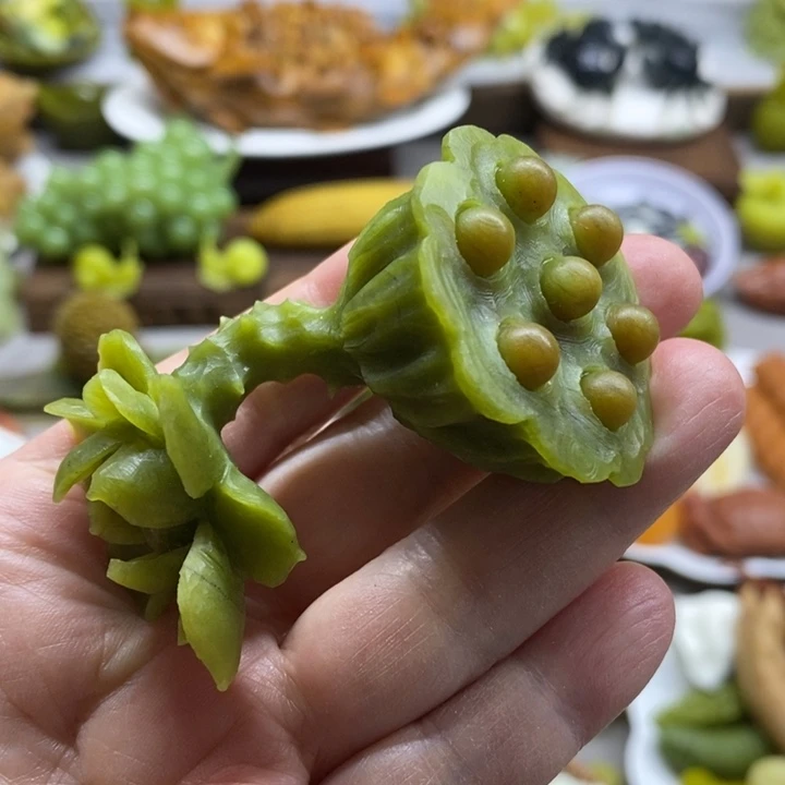 蛇纹石玉未镶嵌摆件