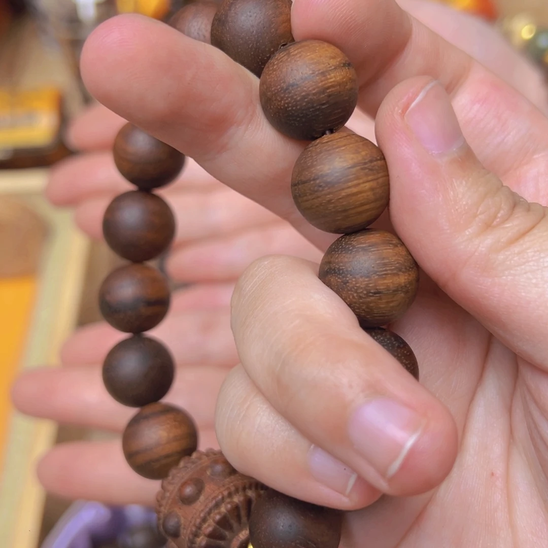 大叶紫檀（黑酸枝木类）