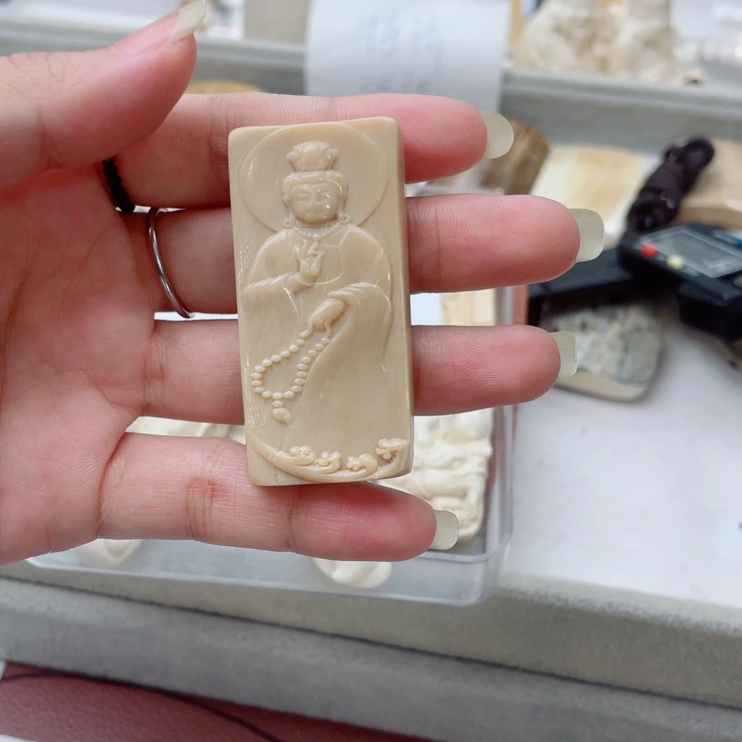 吊坠柏香籽/百香籽猛犸牙观音吊坠微瑕