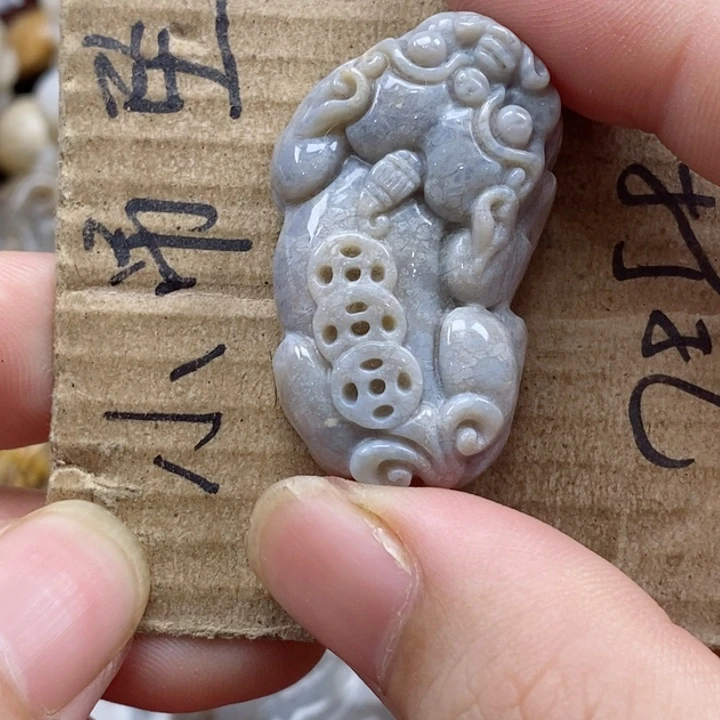 颈饰未镶嵌硅化珊瑚（珊瑚玉）慈*心