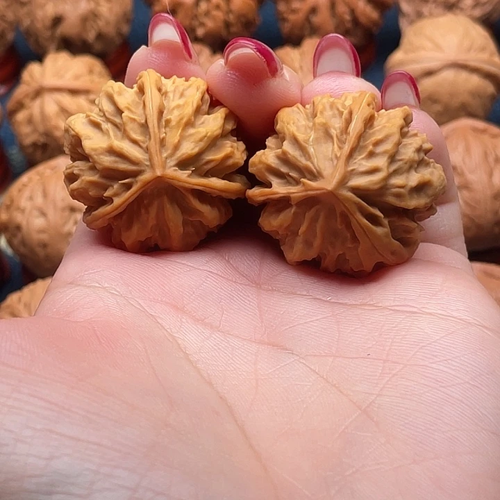 文玩核桃把件精品三棱