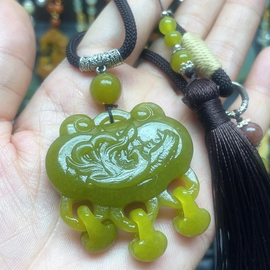 未镶嵌蛇纹石玉颈饰