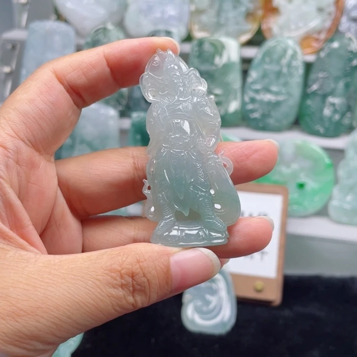 颈饰未镶嵌翡翠关公