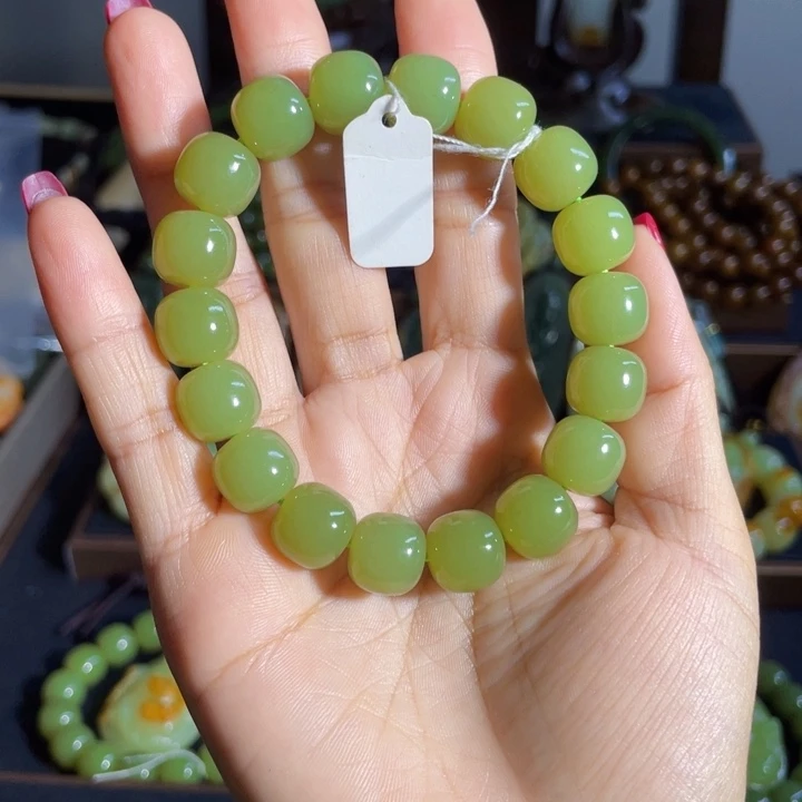 大***世未镶嵌手链和田玉