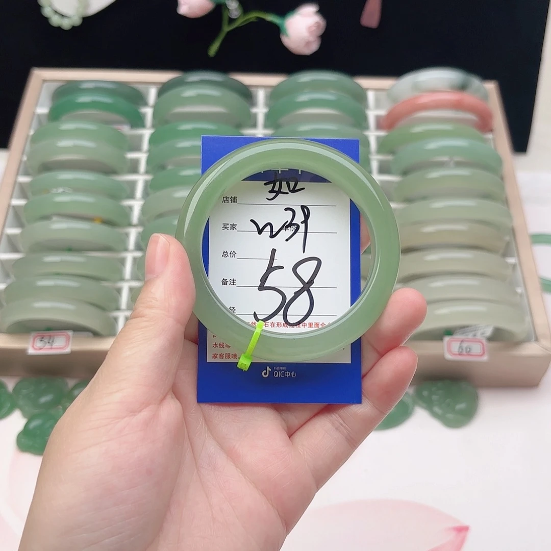 石英质玉未镶嵌手镯