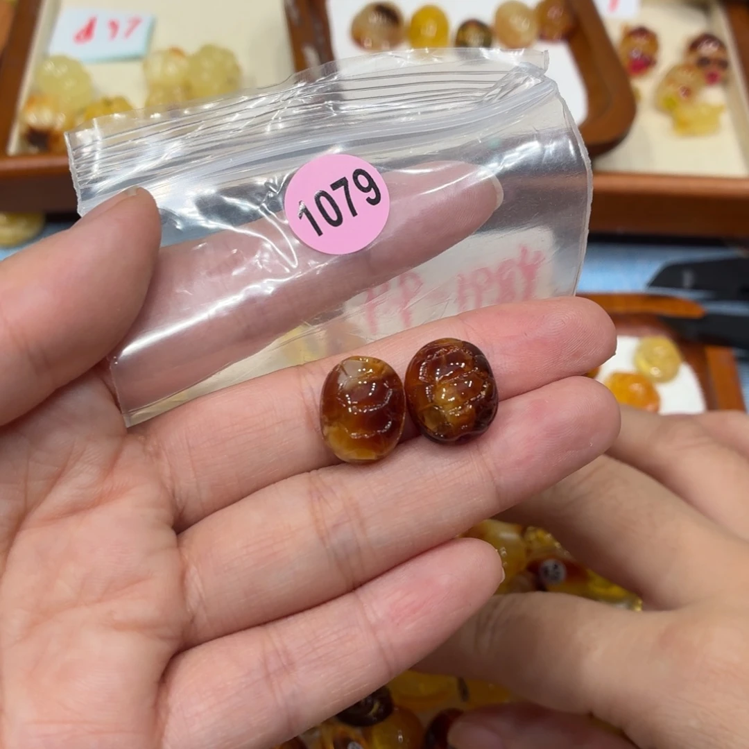 琥珀未镶嵌珠宝奇石