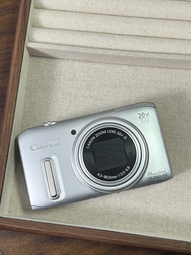 9新 Canon/佳能 sx240 银色 有膜 高清数码相机 可拍月亮