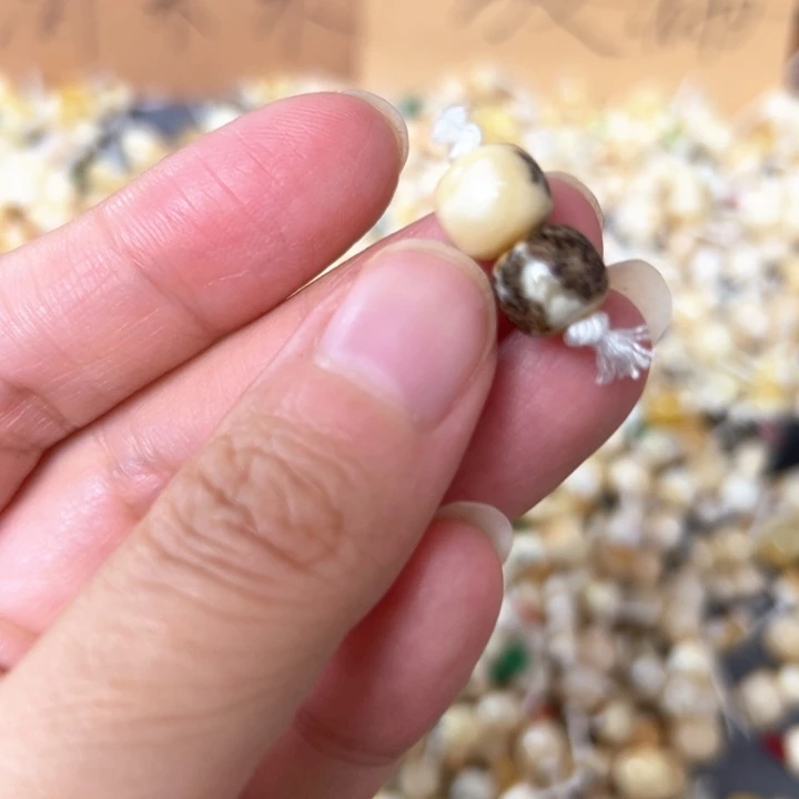 裸石蜜蜡未镶嵌9mm一对