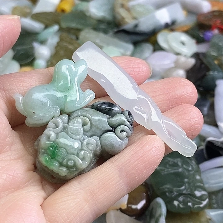 义***配翡翠未镶嵌颈饰天然翡翠