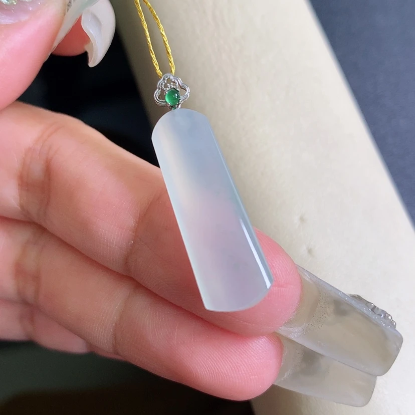 【闪购商品】翡翠颈饰18K金镶嵌无事牌