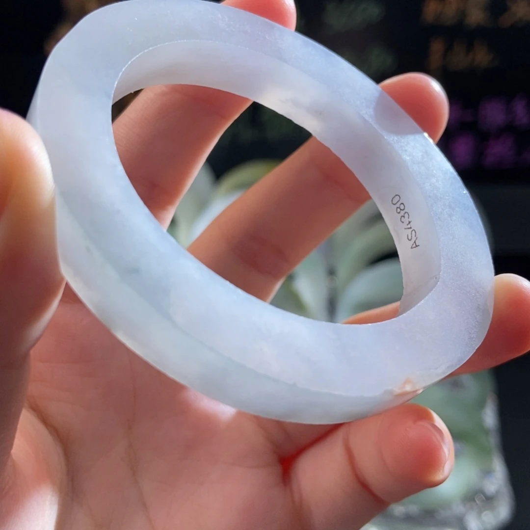 定制翡翠未镶嵌翡翠手镯