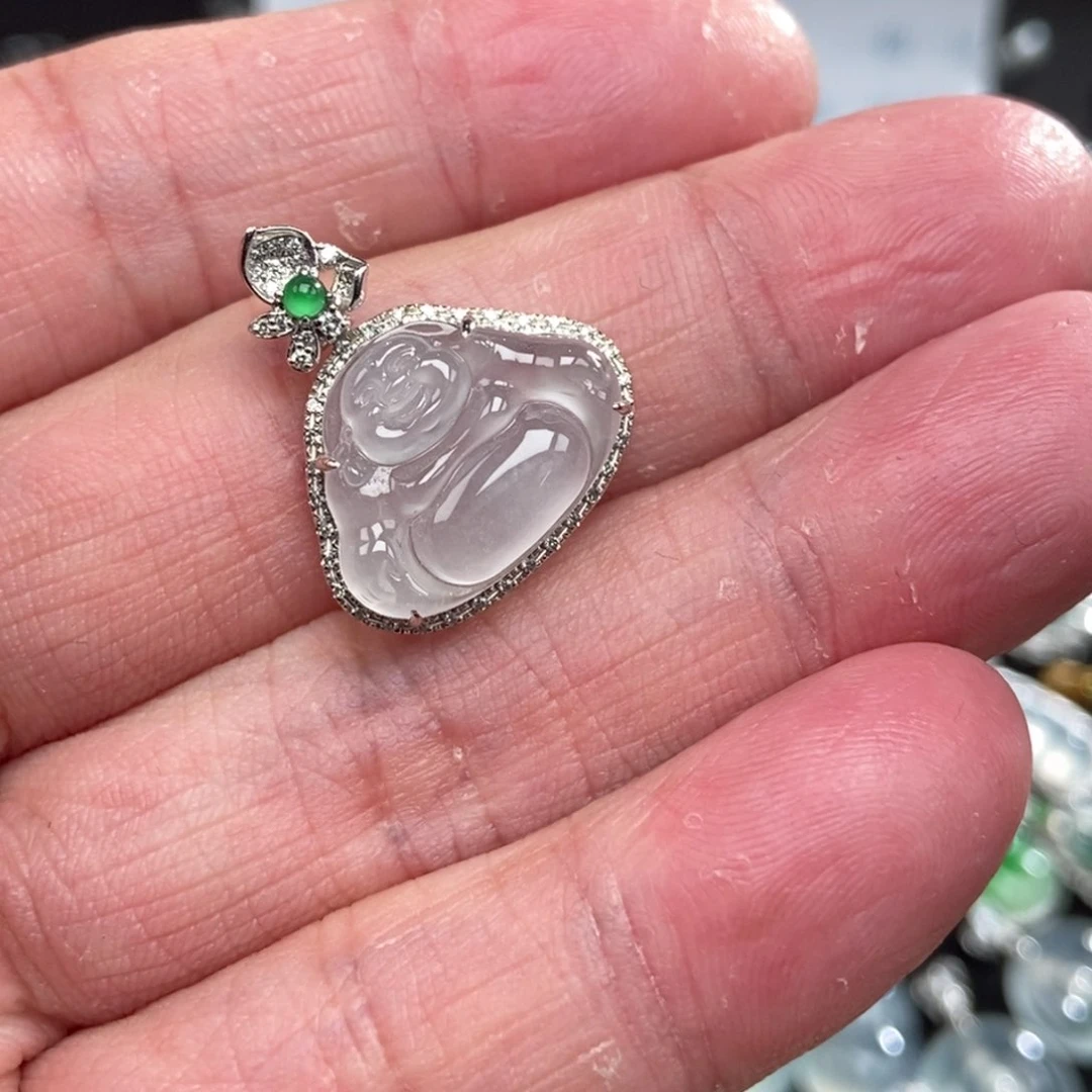 颈饰18K金镶嵌翡翠佛公