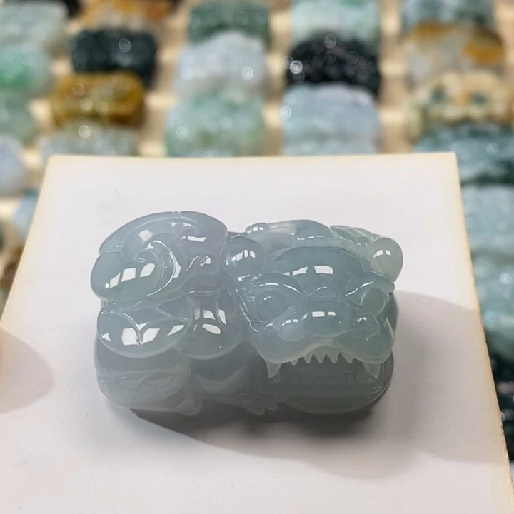 翡翠颈饰未镶嵌噢*噢天然翡翠貔貅吊坠