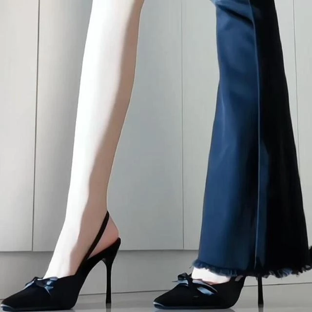 法式高级感凉鞋女气质细跟蝴蝶结银色高跟鞋秋季新款小众绸缎单鞋