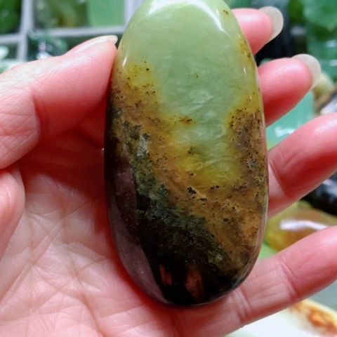 蛇纹石玉未镶嵌手把件