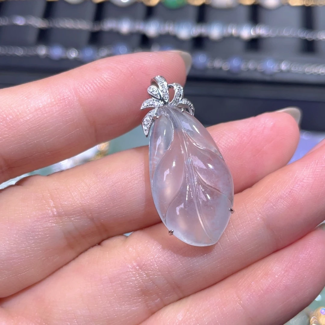 颈饰18K金镶嵌翡翠翡翠