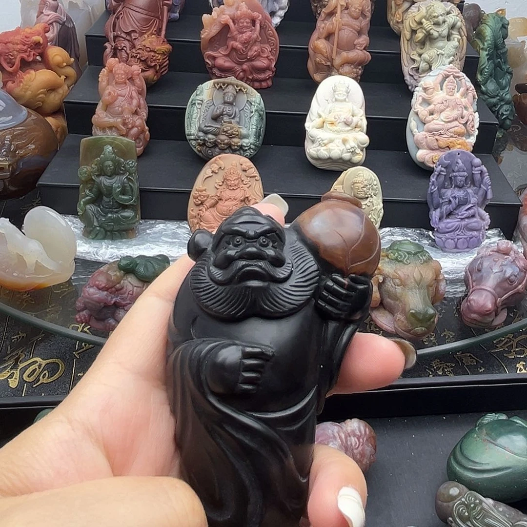 颈饰未镶嵌石英质玉