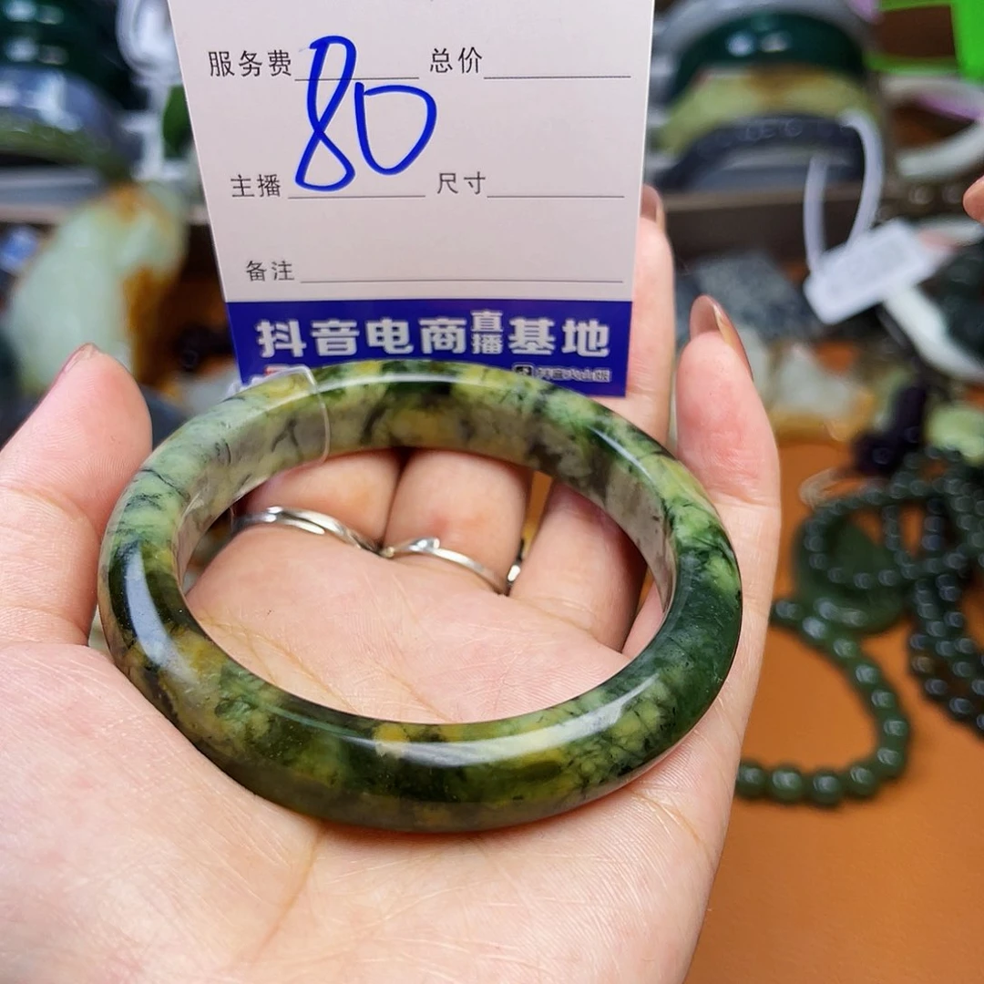 未镶嵌蛇纹石玉颈饰