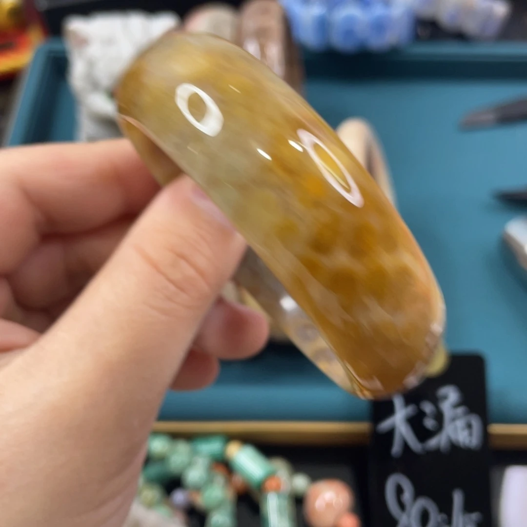 未镶嵌手镯硅化玉