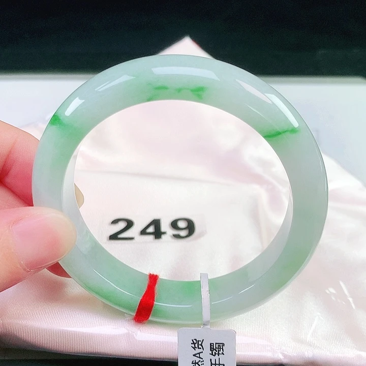 未镶嵌手镯翡翠249