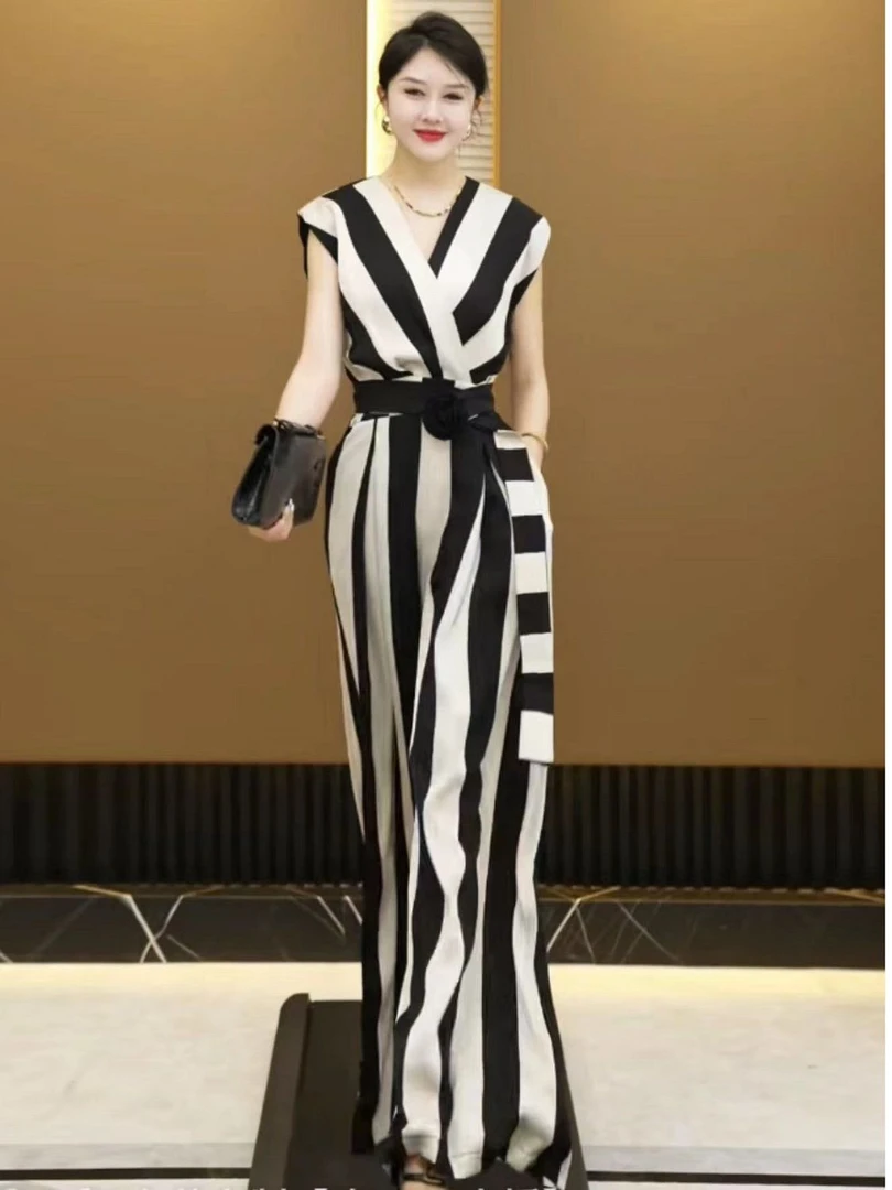 时尚连体裤新款2025夏季薄款气质连体装V领条纹高腰阔腿连体裤女