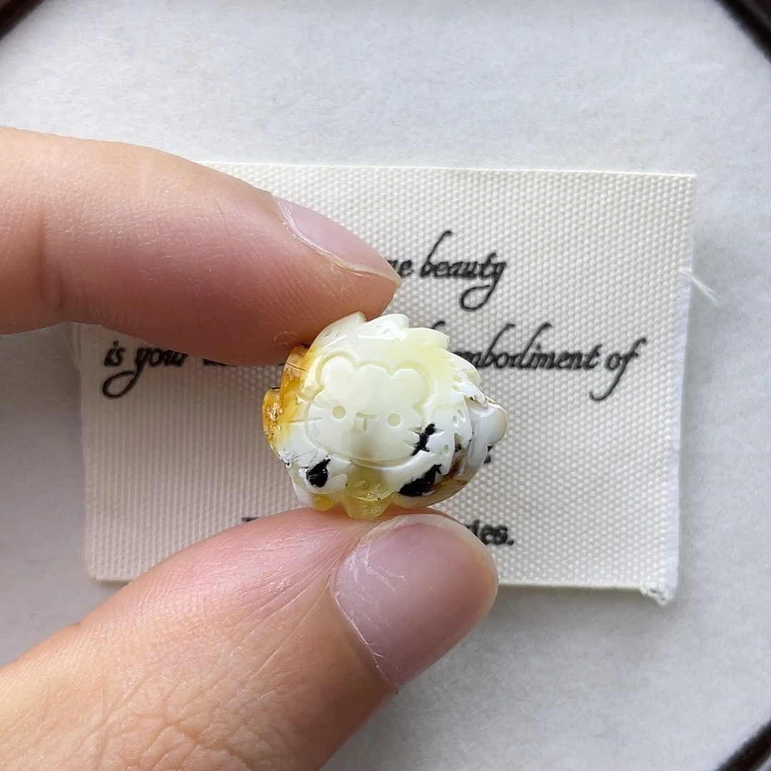 琥珀未镶嵌珠宝奇石狮子