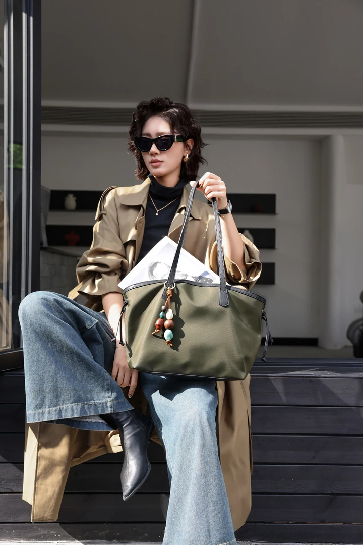 单肩包简约时尚百搭抽带磁扣森系托特包敞口纯色气质通勤风休闲