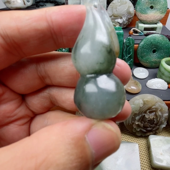 独山玉未镶嵌珠宝半成品