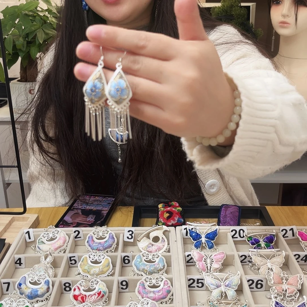 刺绣蓝色温柔小清新耳环