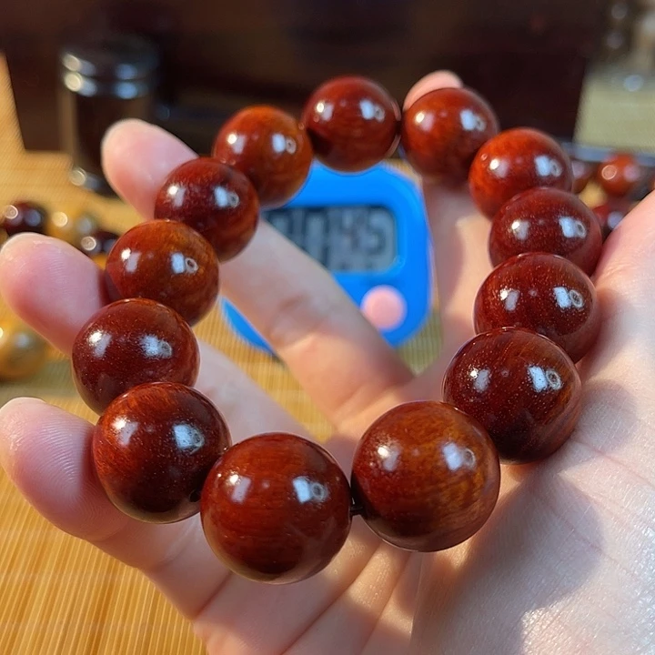 用***业木小叶紫檀手工艺