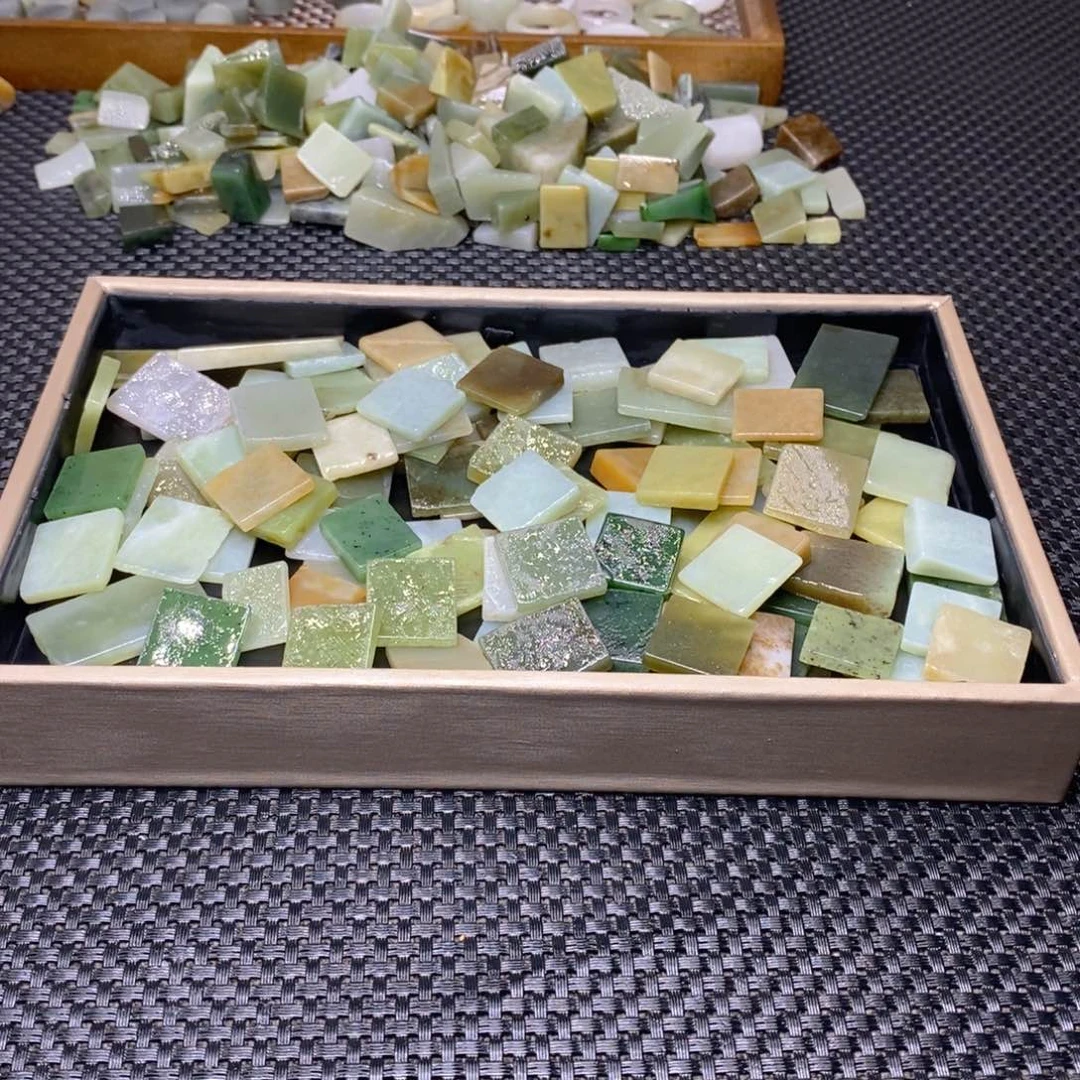 和田玉（糖玉）未镶嵌珠宝半成品缚