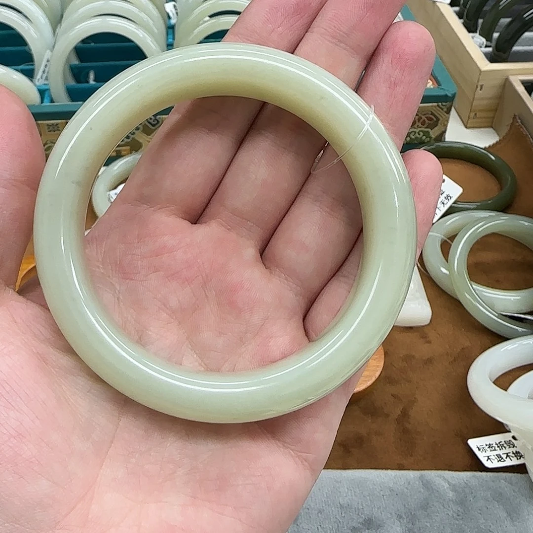 和田玉手镯未镶嵌M***a