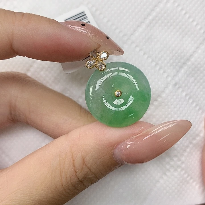 颈饰18K金镶嵌翡翠