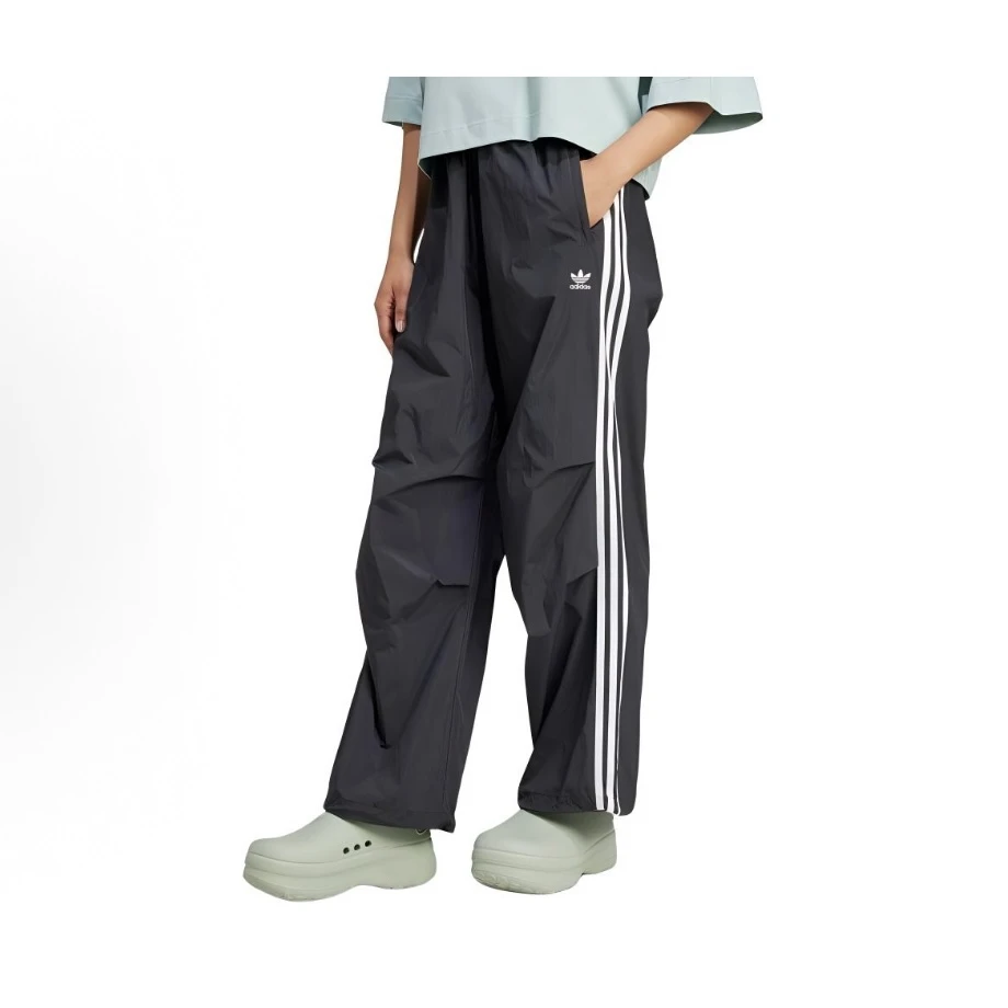 adidas/阿迪达斯三叶草女款三条纹梭织降落伞复古休闲裤IY7251