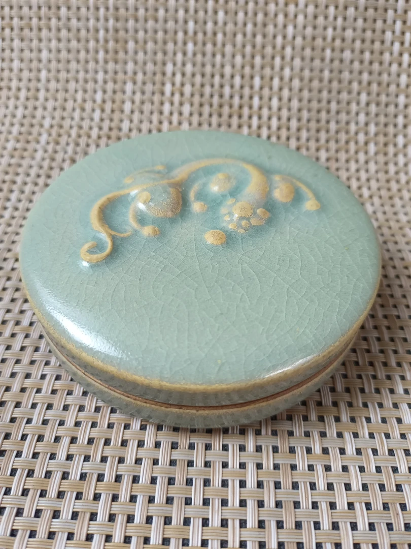 精品汝瓷胭脂粉盒