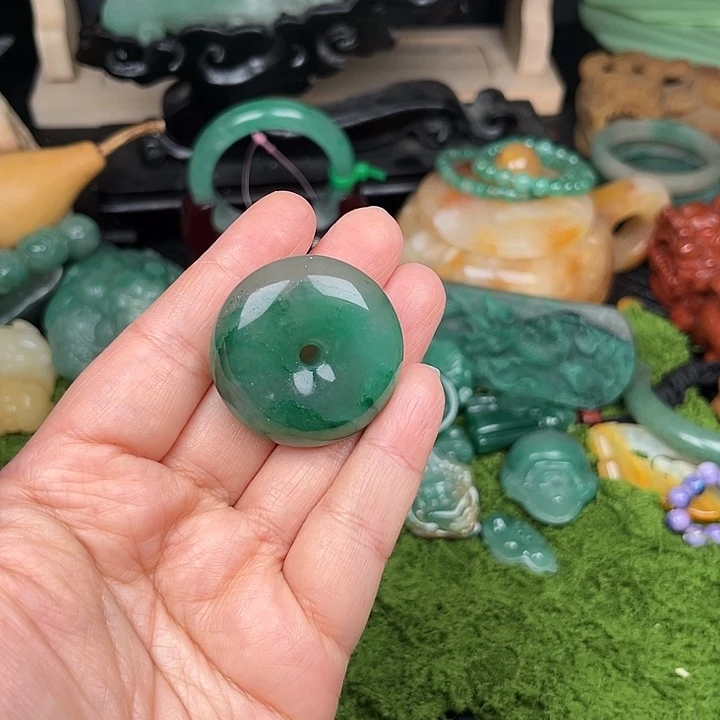 石英质玉未镶嵌颈饰