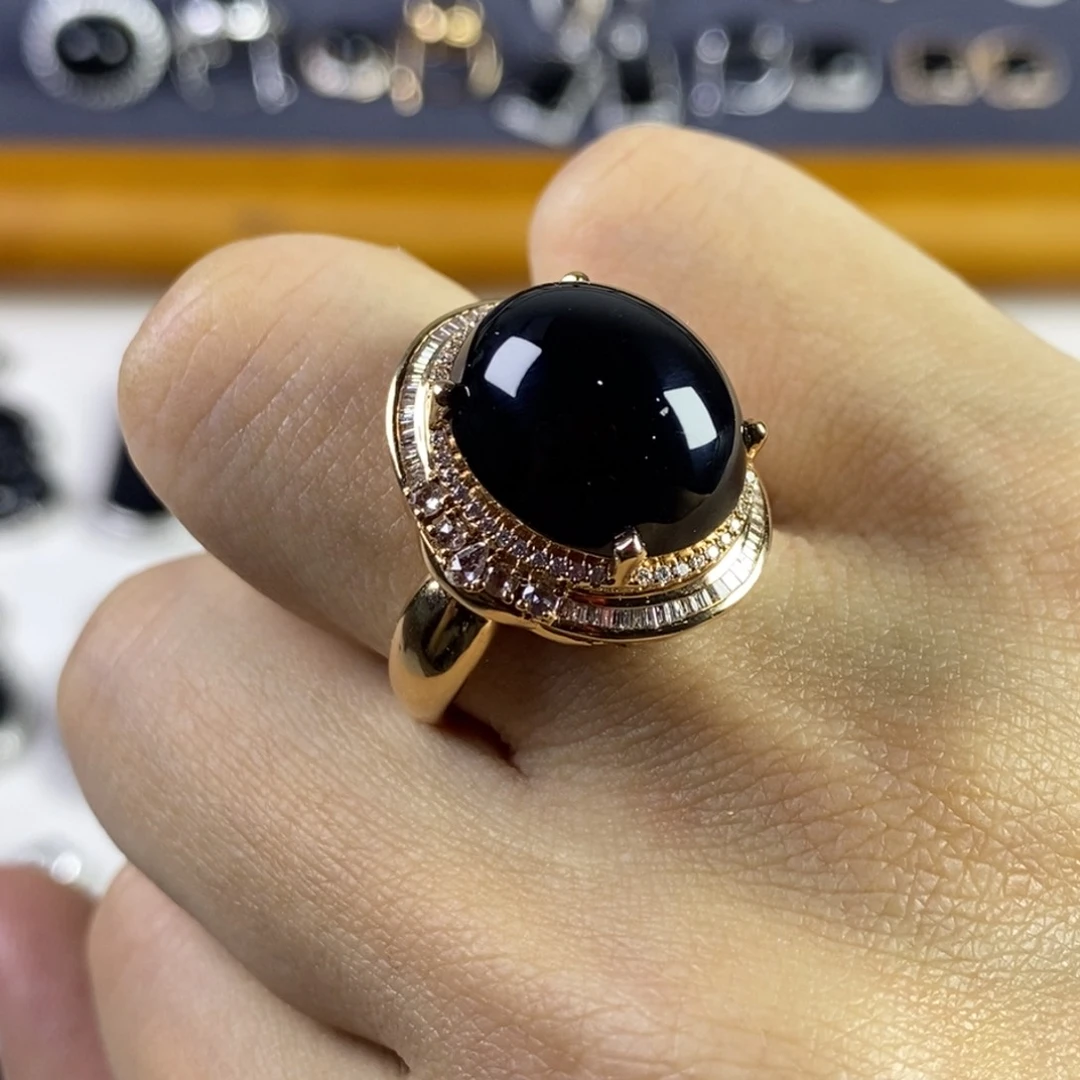 18K金镶嵌戒指翡翠