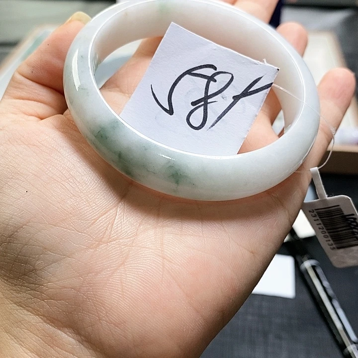 【闪购商品】未镶嵌手镯翡翠