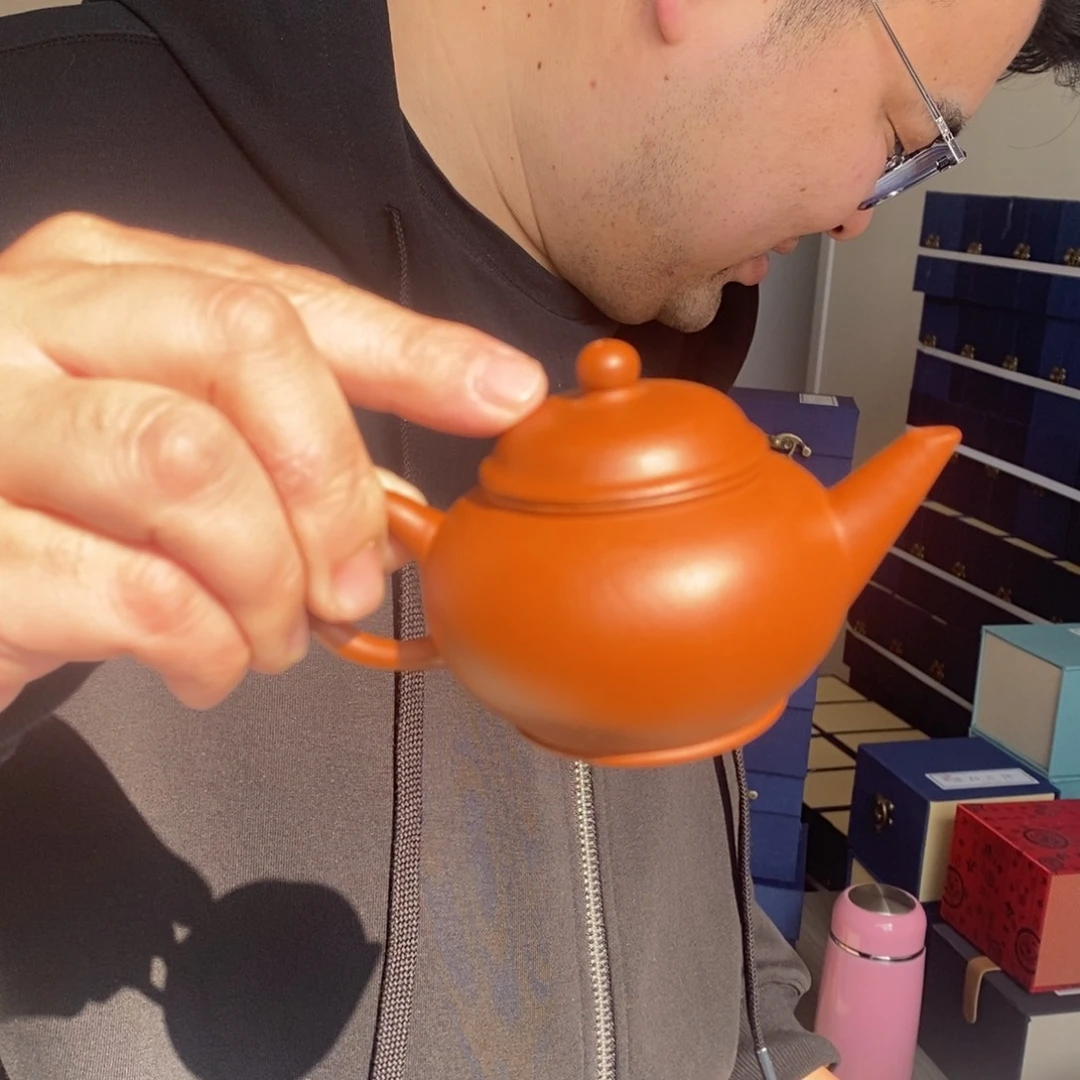 紫砂茶壶红泥盔帽110毫升