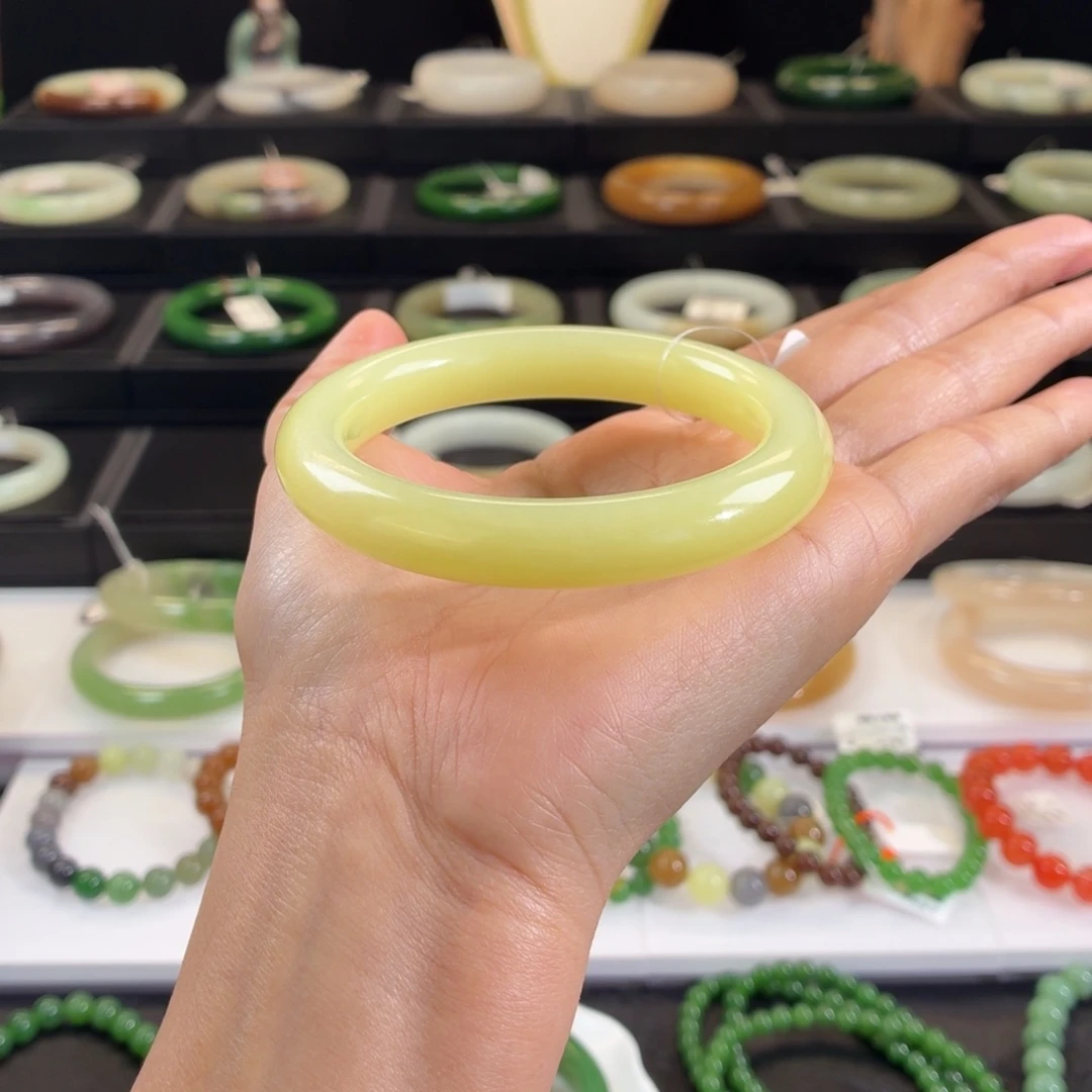 和田玉未镶嵌手镯新疆若羌黄口56