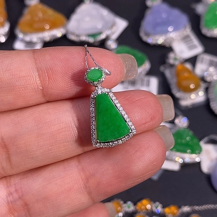 翡翠吊坠(不含链)18K金镶嵌