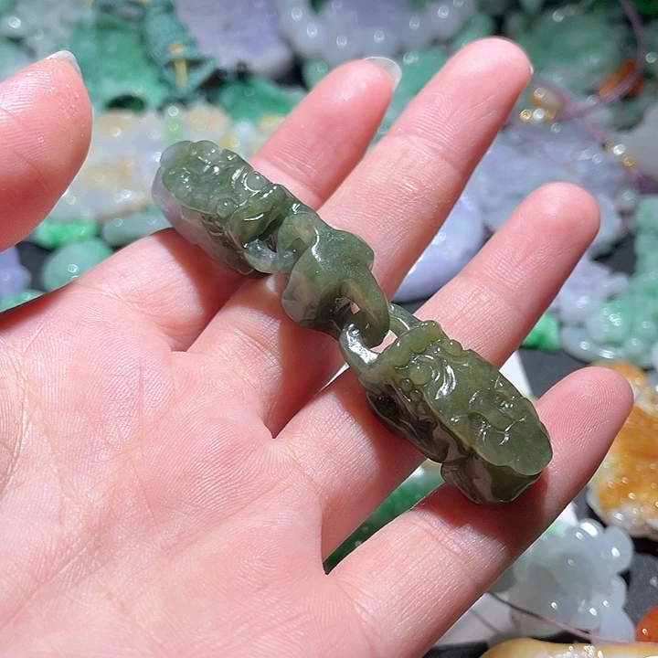 颈饰未镶嵌翡翠天