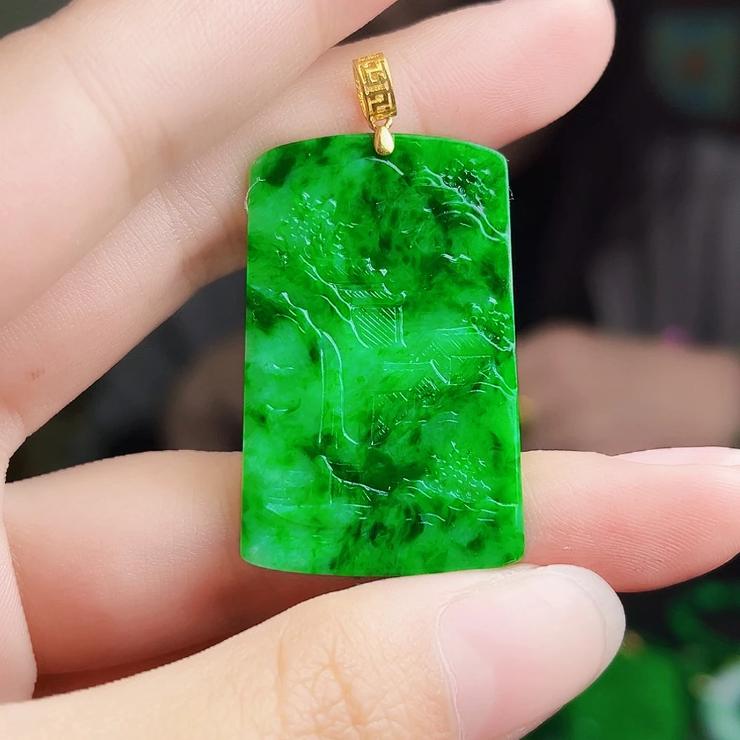 颈饰18K金镶嵌翡翠多样性