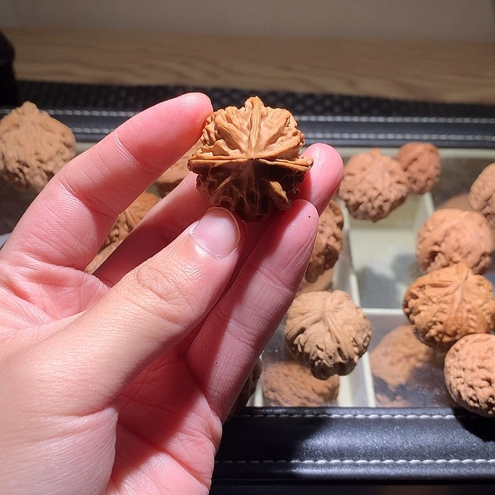 用***0文玩核桃吊坠岐山