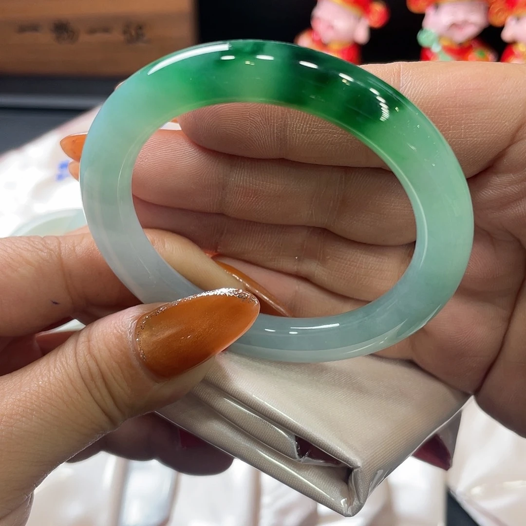 翡翠未镶嵌手镯51.8圆条