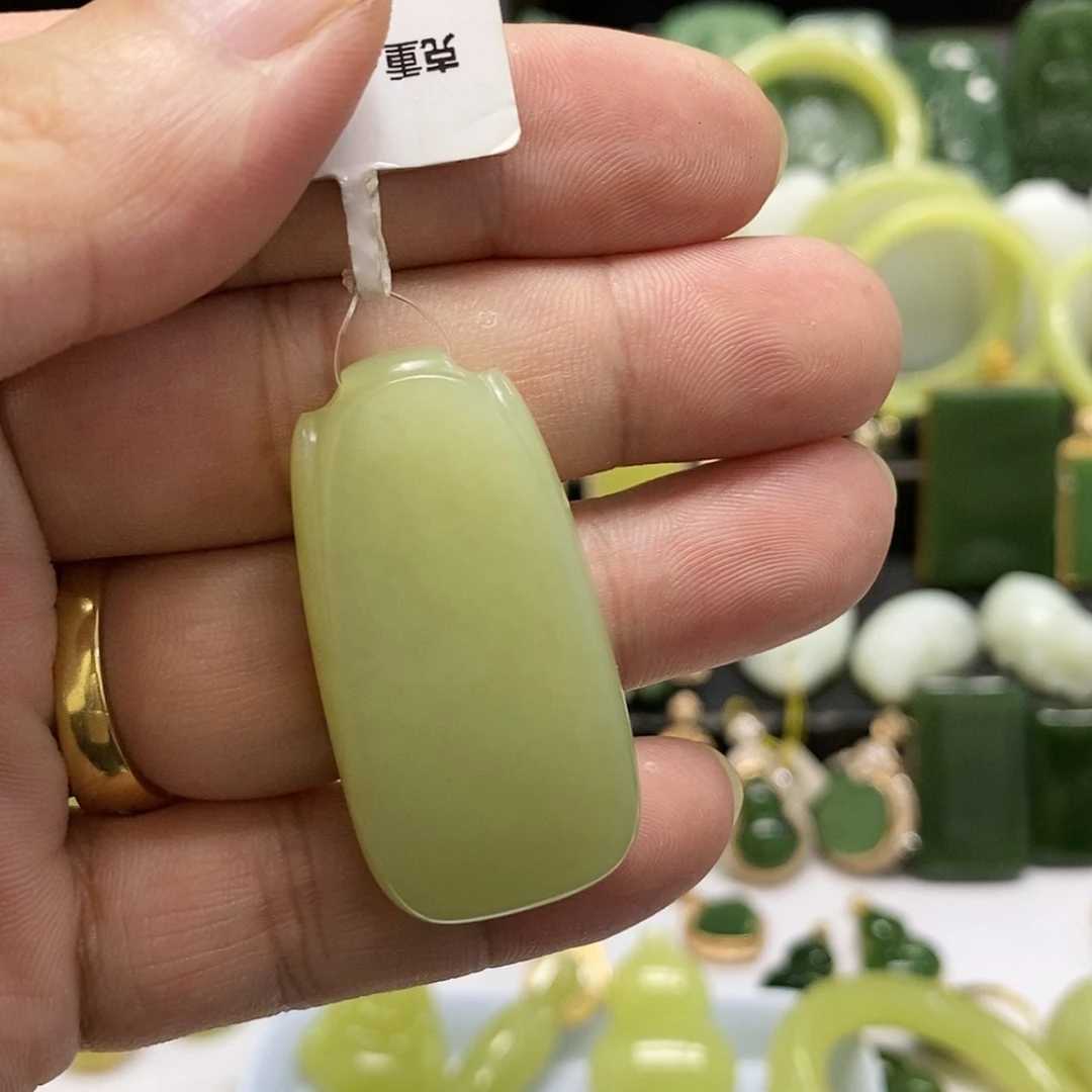 【闪购商品】颈饰未镶嵌和田玉