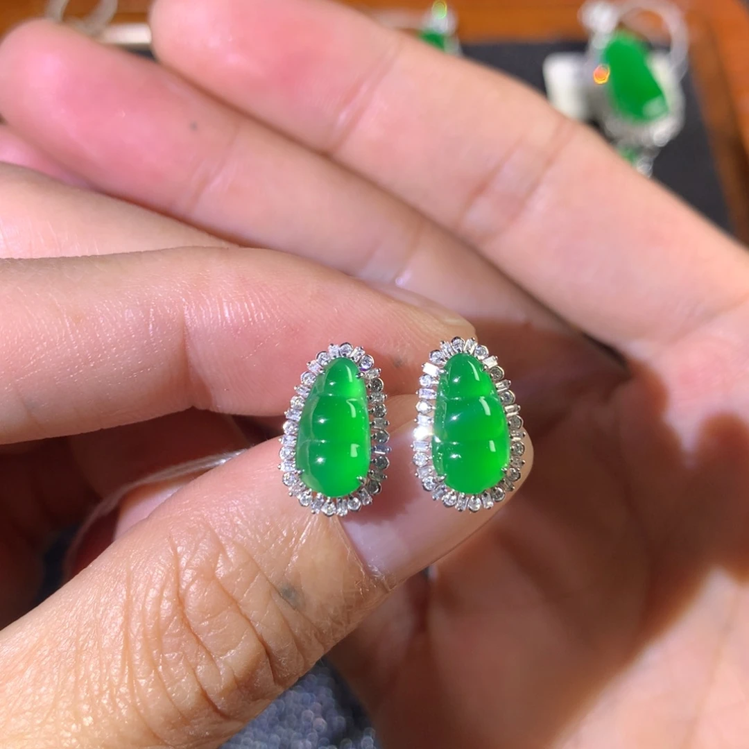 翡翠18K金镶嵌耳饰翡翠