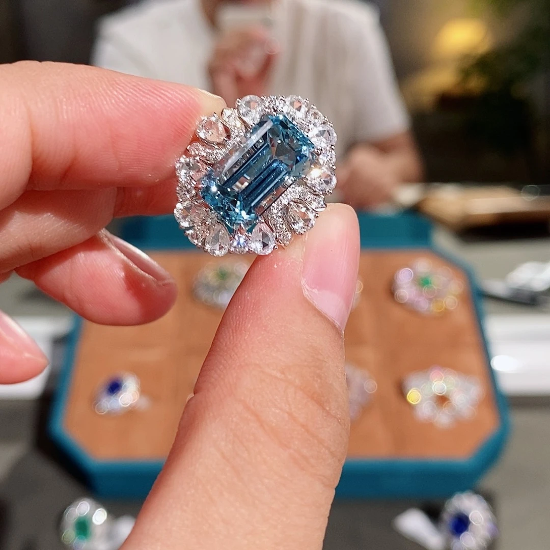 18K金镶嵌戒指海蓝宝石6.19ct